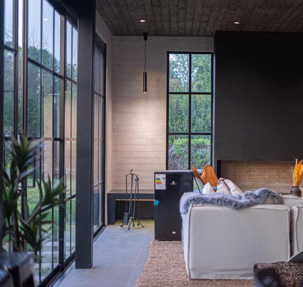 Revestimiento de Hormigón Visto Tableado
Es ideal para proyectos contemporáneos, tanto en interiores como en
exteriores.