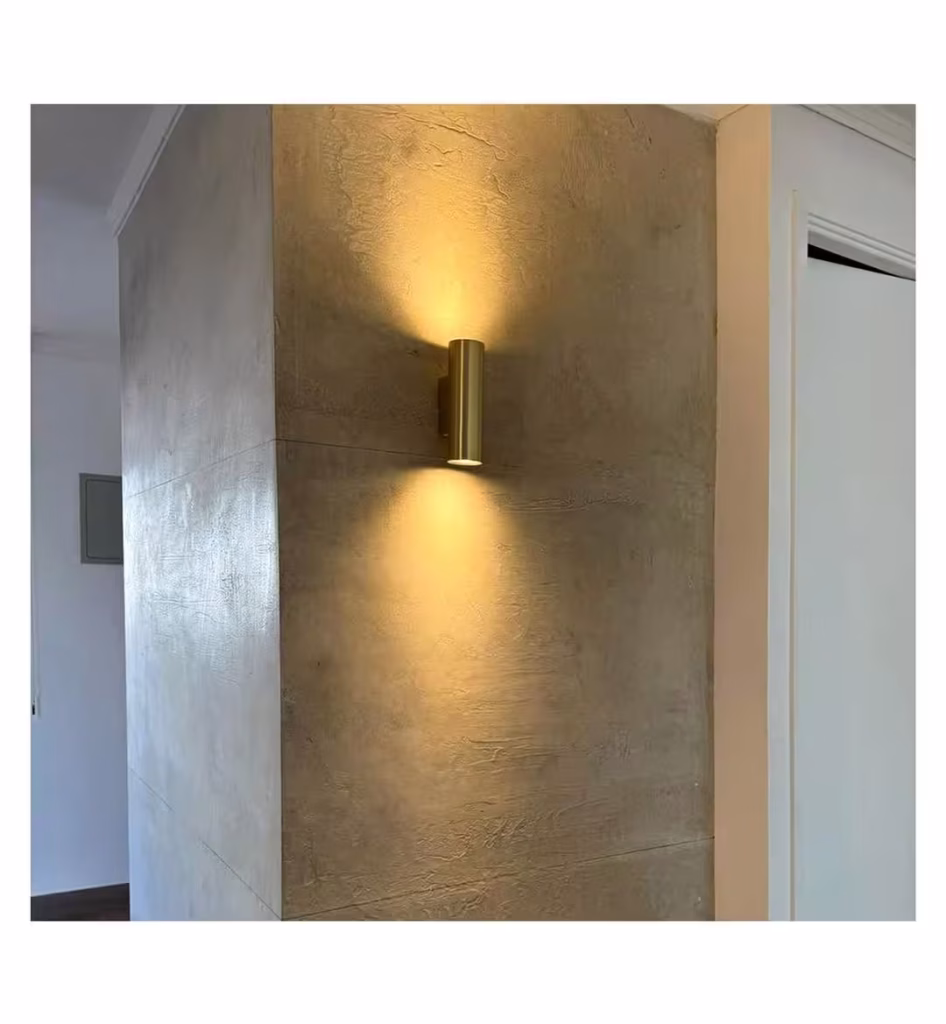 Fusiona la belleza temporal del mármol, con la modernidad de los
colores vibrantes, transformando cualquier pared en una obra de
arte, solo con Carter y Carter.